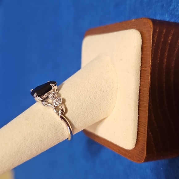 RING - Picture 2 of 3